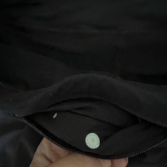 Lululemon skirt - Picture 3 of 3